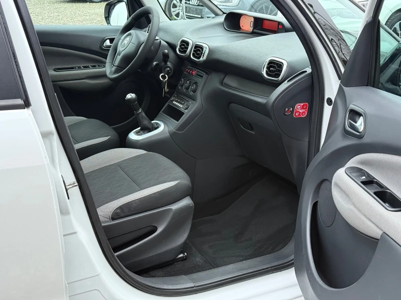 Citroen C3 Picasso 1.6HDi 92к.с * Климатик* * Панорама* * Face-Lift* , снимка 11 - Автомобили и джипове - 52689286