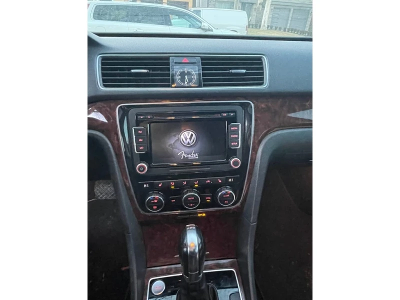 VW Passat * 4dr Sdn 2.0 TDI DSG Highline * CARFAX * ЦЕНА ДО , снимка 11 - Автомобили и джипове - 52924114