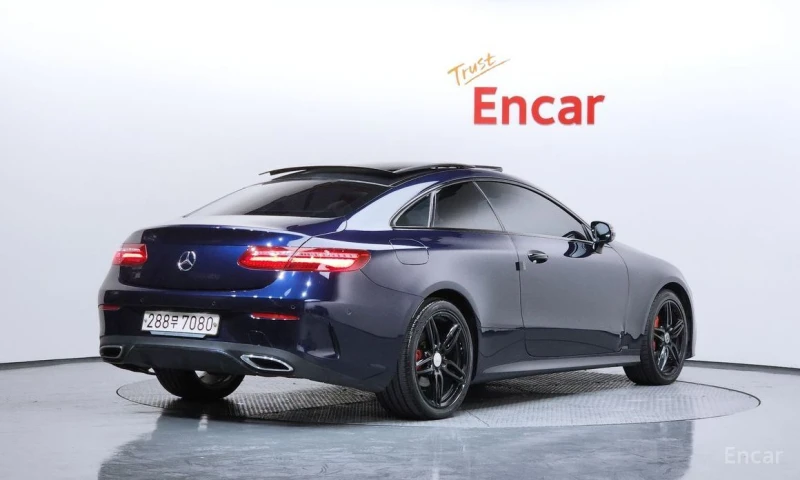 Mercedes-Benz E 220, снимка 2 - Автомобили и джипове - 52938957