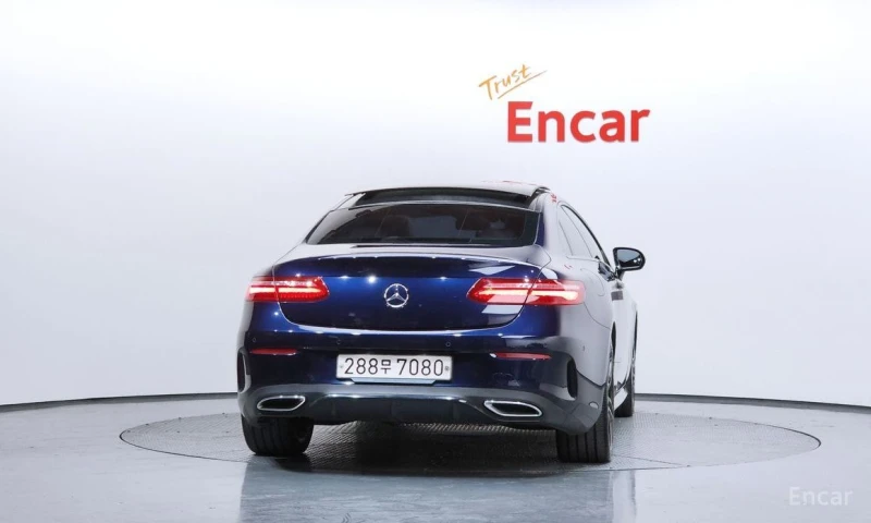 Mercedes-Benz E 220, снимка 4 - Автомобили и джипове - 52938957