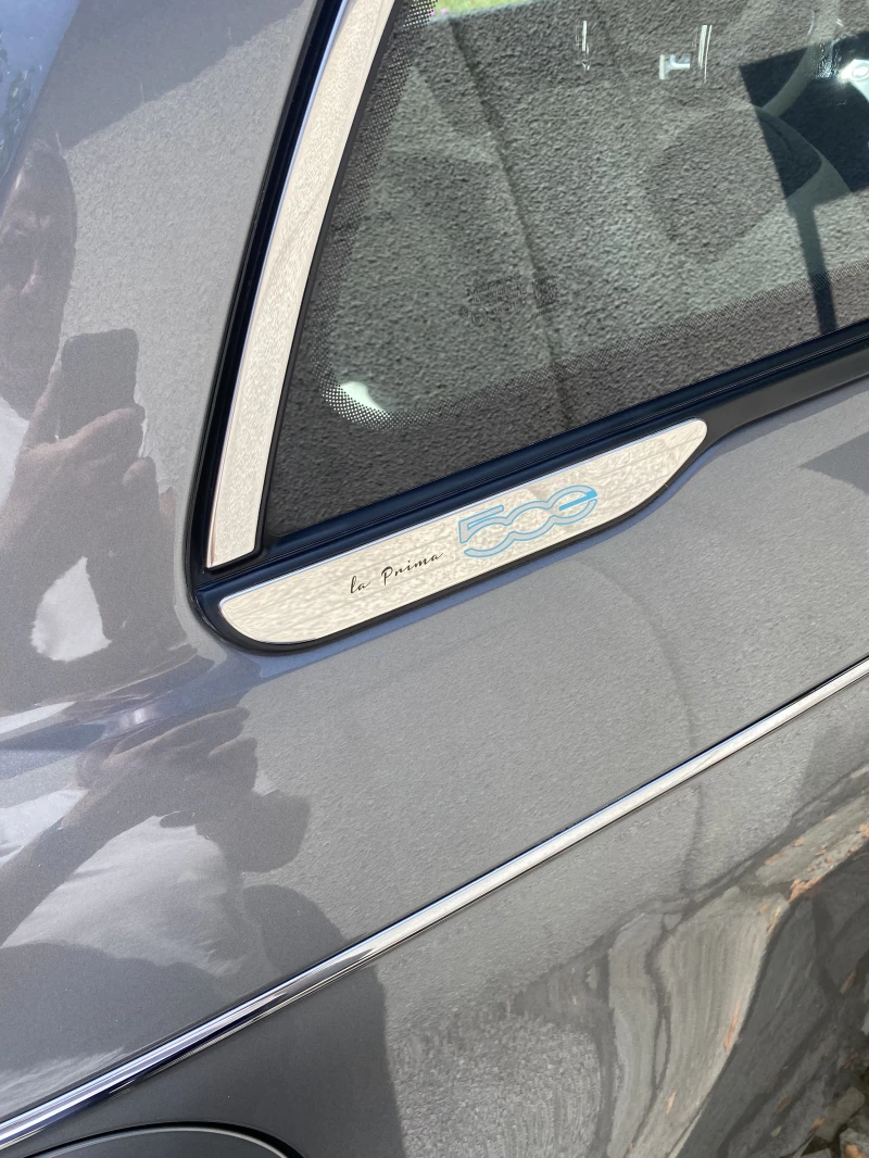 Fiat 500e La Prima Doce Vita, снимка 3 - Автомобили и джипове - 53413566