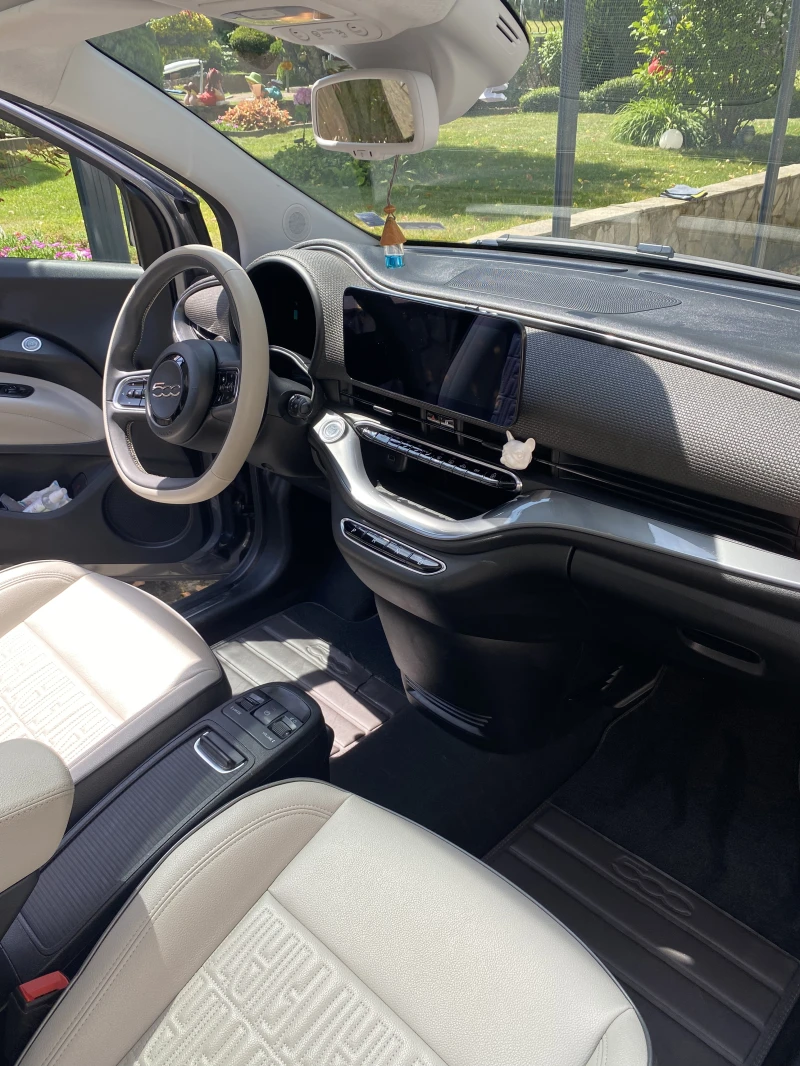 Fiat 500e La Prima Doce Vita, снимка 8 - Автомобили и джипове - 53413566