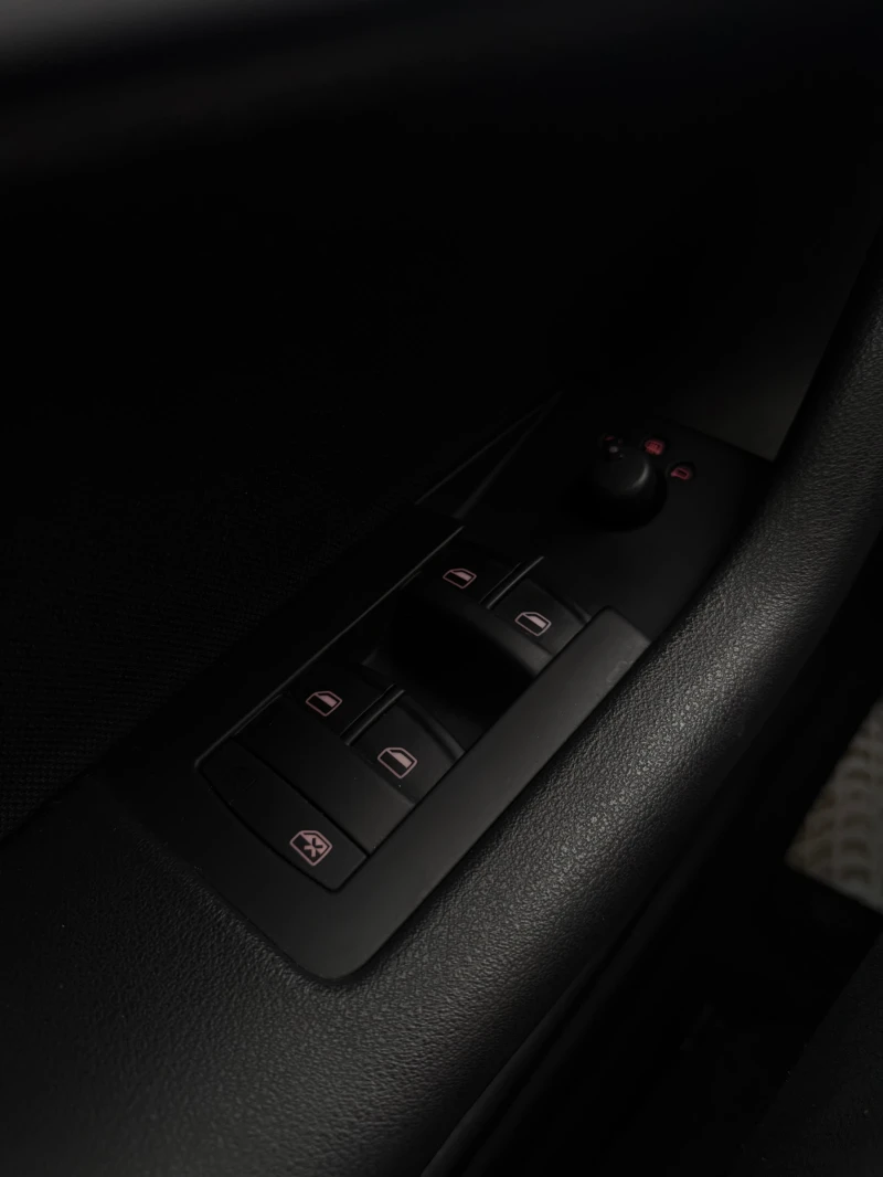 Audi A3 2.0TDI FACELIFT , снимка 10 - Автомобили и джипове - 53476294