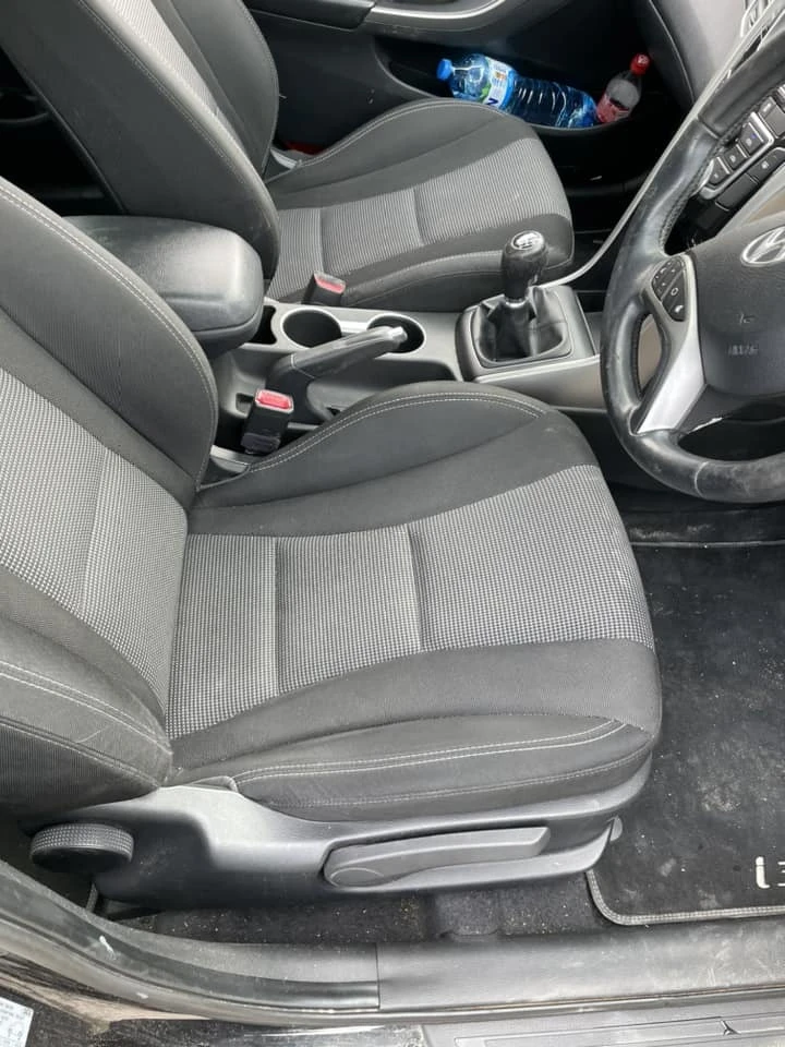 Hyundai I30 1.6 CRDI, снимка 14 - Автомобили и джипове - 38478304