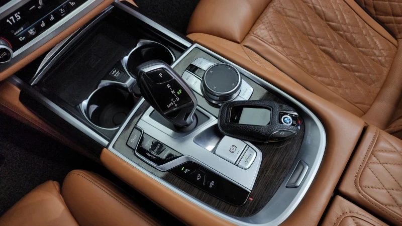 BMW 730 ЛЮК* ОБДУХВАНЕ* HUD* 360* KEYLESS* КРАЙНА ЦЕНА, снимка 16 - Автомобили и джипове - 55339222