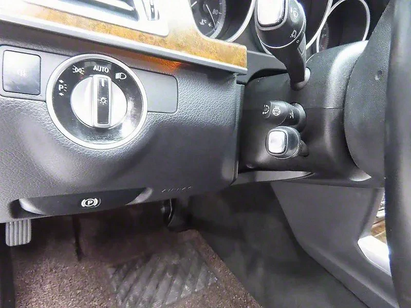 Mercedes-Benz E 300 AVANTGARDE, снимка 12 - Автомобили и джипове - 55719263