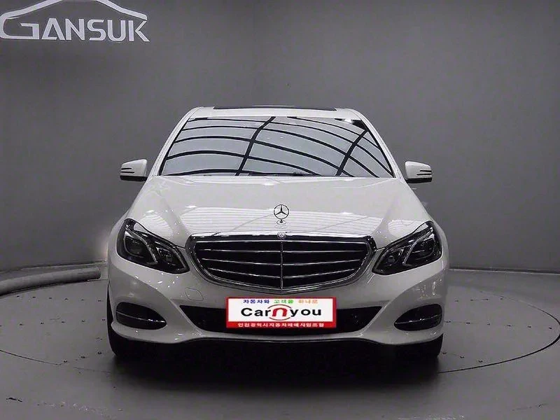 Mercedes-Benz E 300 AVANTGARDE