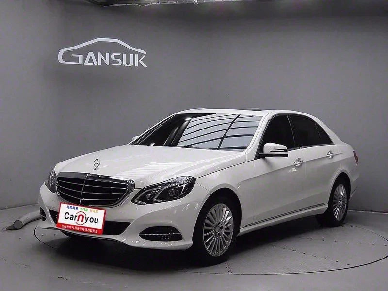Mercedes-Benz E 300 AVANTGARDE, снимка 2 - Автомобили и джипове - 55719263