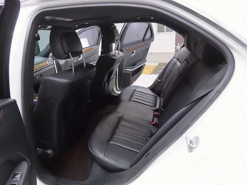 Mercedes-Benz E 300 AVANTGARDE, снимка 8 - Автомобили и джипове - 55719263
