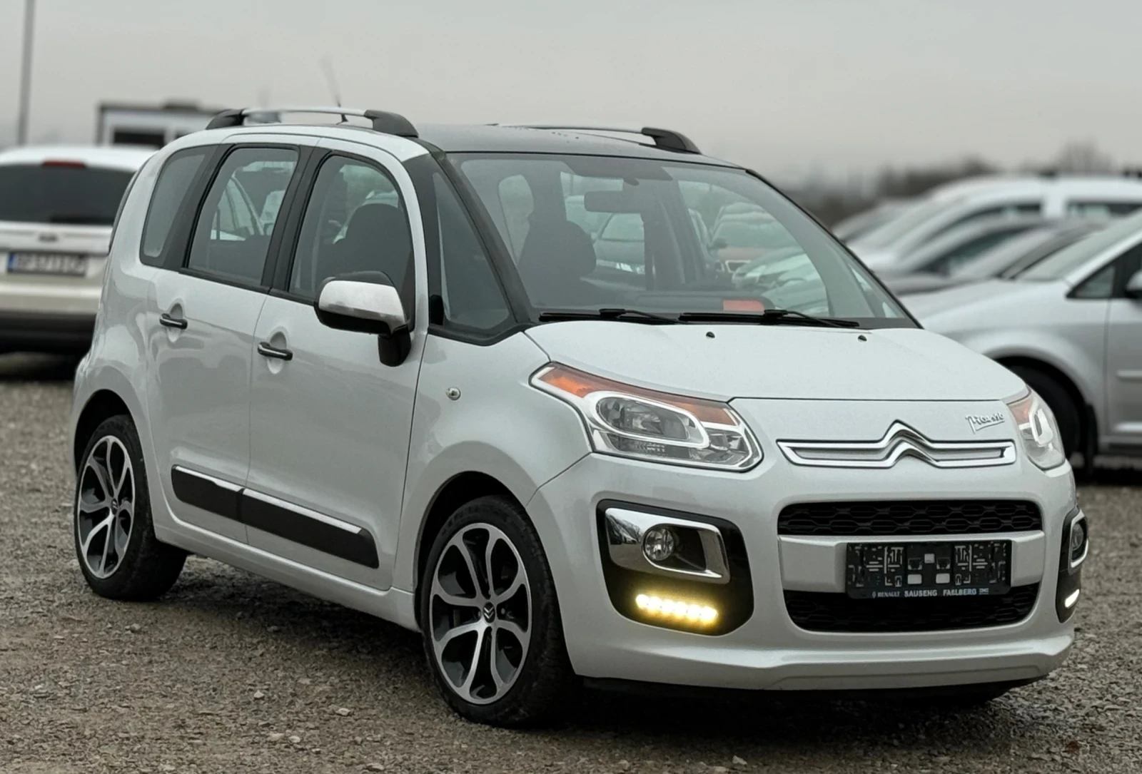 Citroen C3 Picasso 1.6HDi 92к.с * Климатик* * Панорама* * Face-Lift* , снимка 1