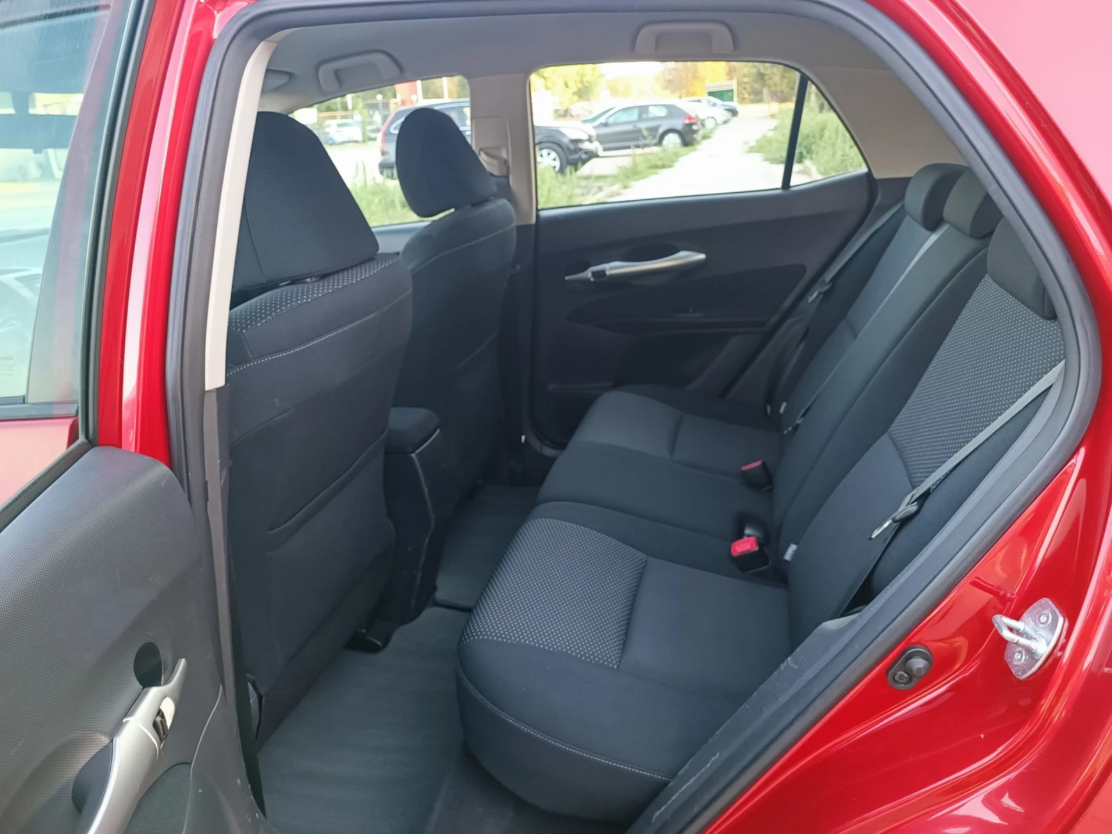 Toyota Auris 1.6i-132кс-ШВЕЙЦАРИЯ-РЪЧКА-6ск-FACELIFT - изображение 10
