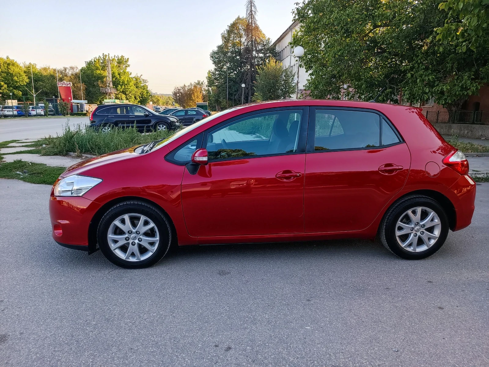 Toyota Auris 1.6i-132кс-ШВЕЙЦАРИЯ-РЪЧКА-6ск-FACELIFT - изображение 6