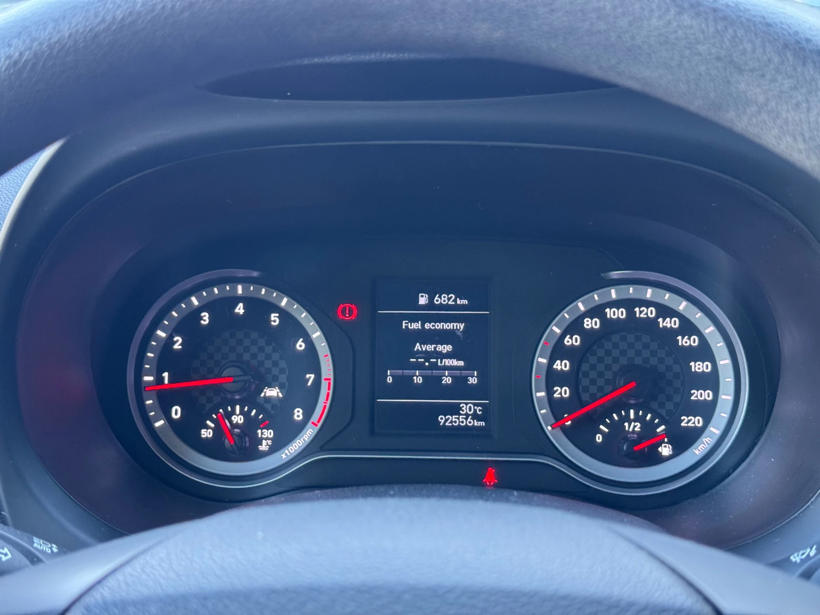 Hyundai I10 1.0 - изображение 10