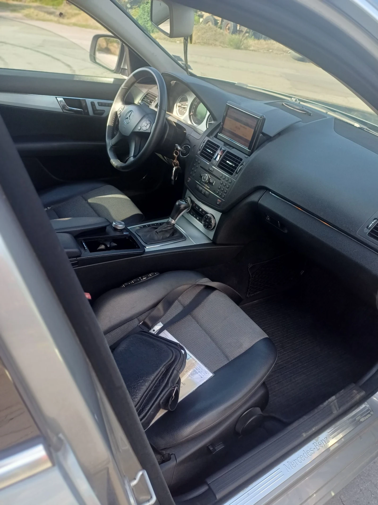 Mercedes-Benz C 320 Реални километри!!!Avangard, 2 ключа! - изображение 6