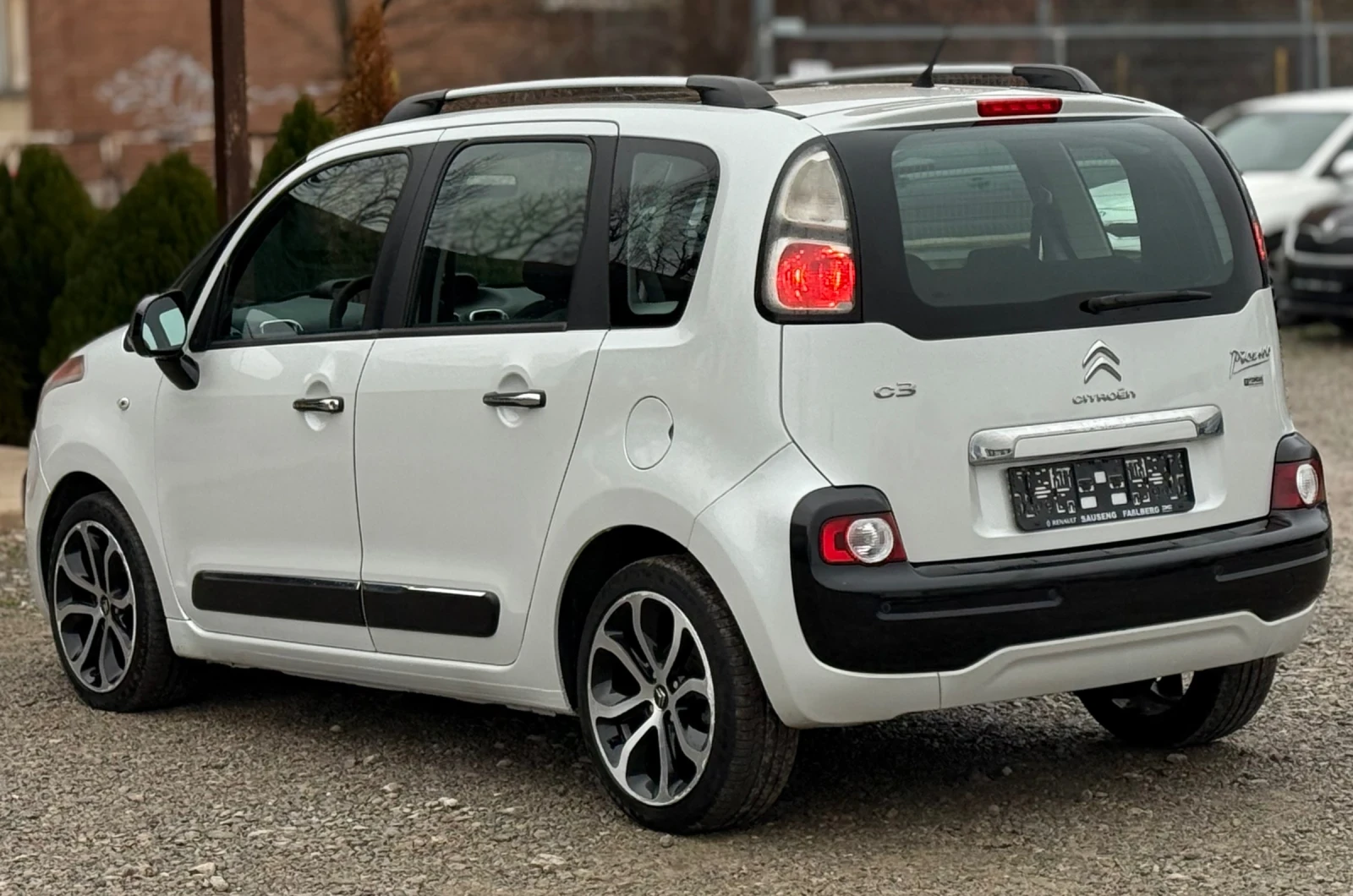 Citroen C3 Picasso 1.6HDi 92к.с * Климатик* * Панорама* * Face-Lift*  - изображение 4