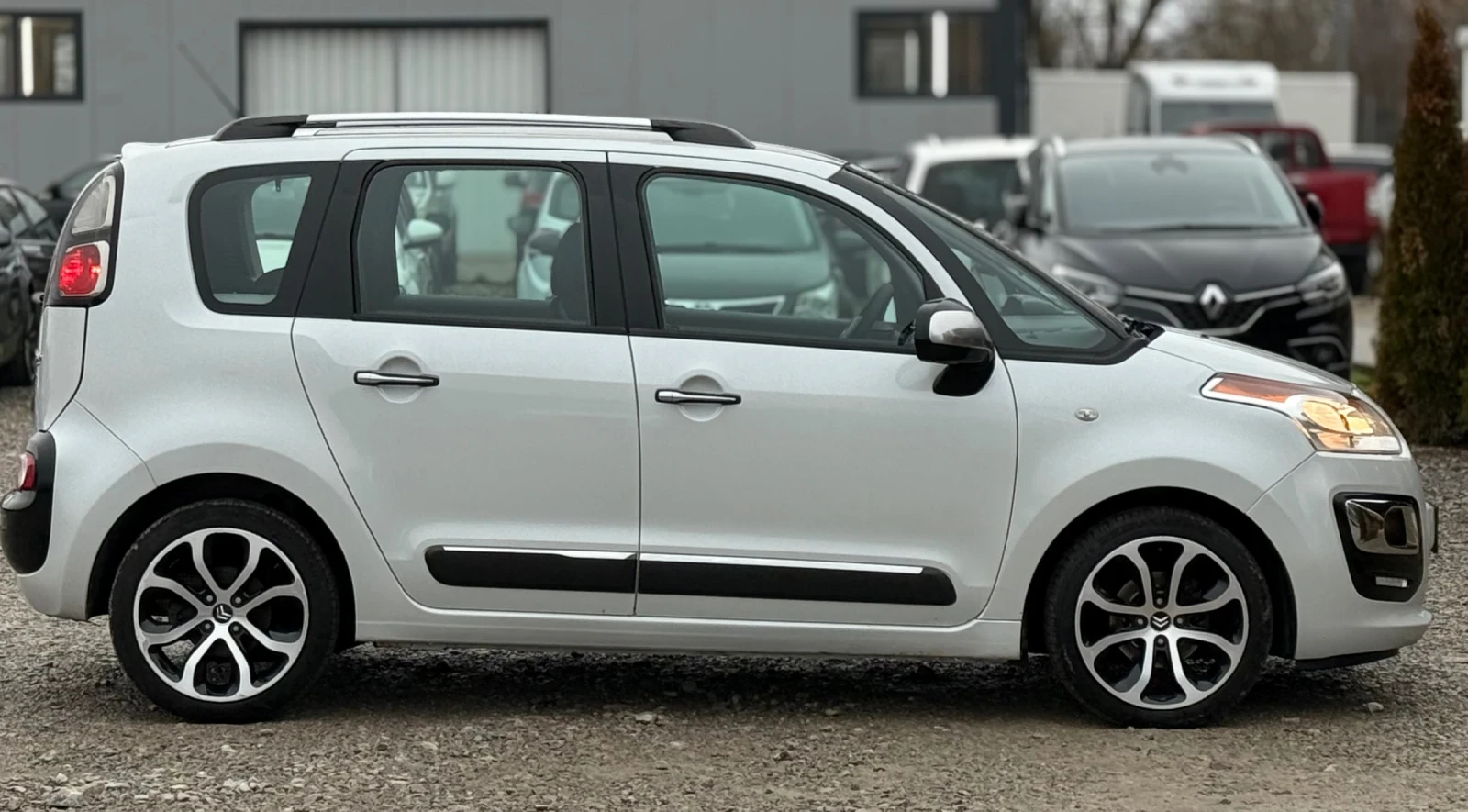Citroen C3 Picasso 1.6HDi 92к.с * Климатик* * Панорама* * Face-Lift*  - изображение 8