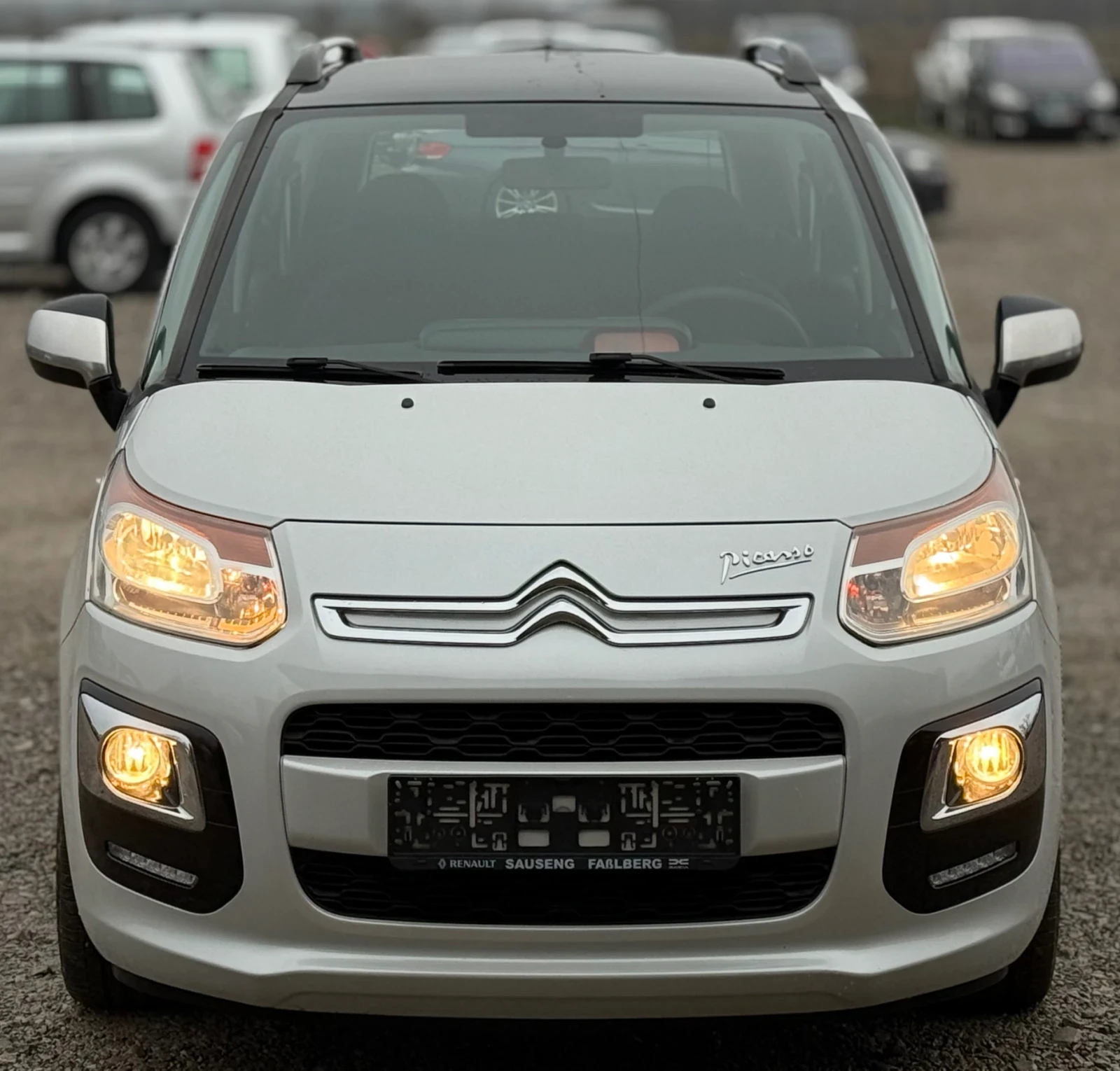 Citroen C3 Picasso 1.6HDi 92к.с * Климатик* * Панорама* * Face-Lift*  - изображение 2