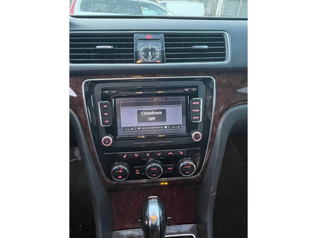 VW Passat * 4dr Sdn 2.0 TDI DSG Highline * CARFAX * ���� ��  | Mobile.bg � ����������� 12
