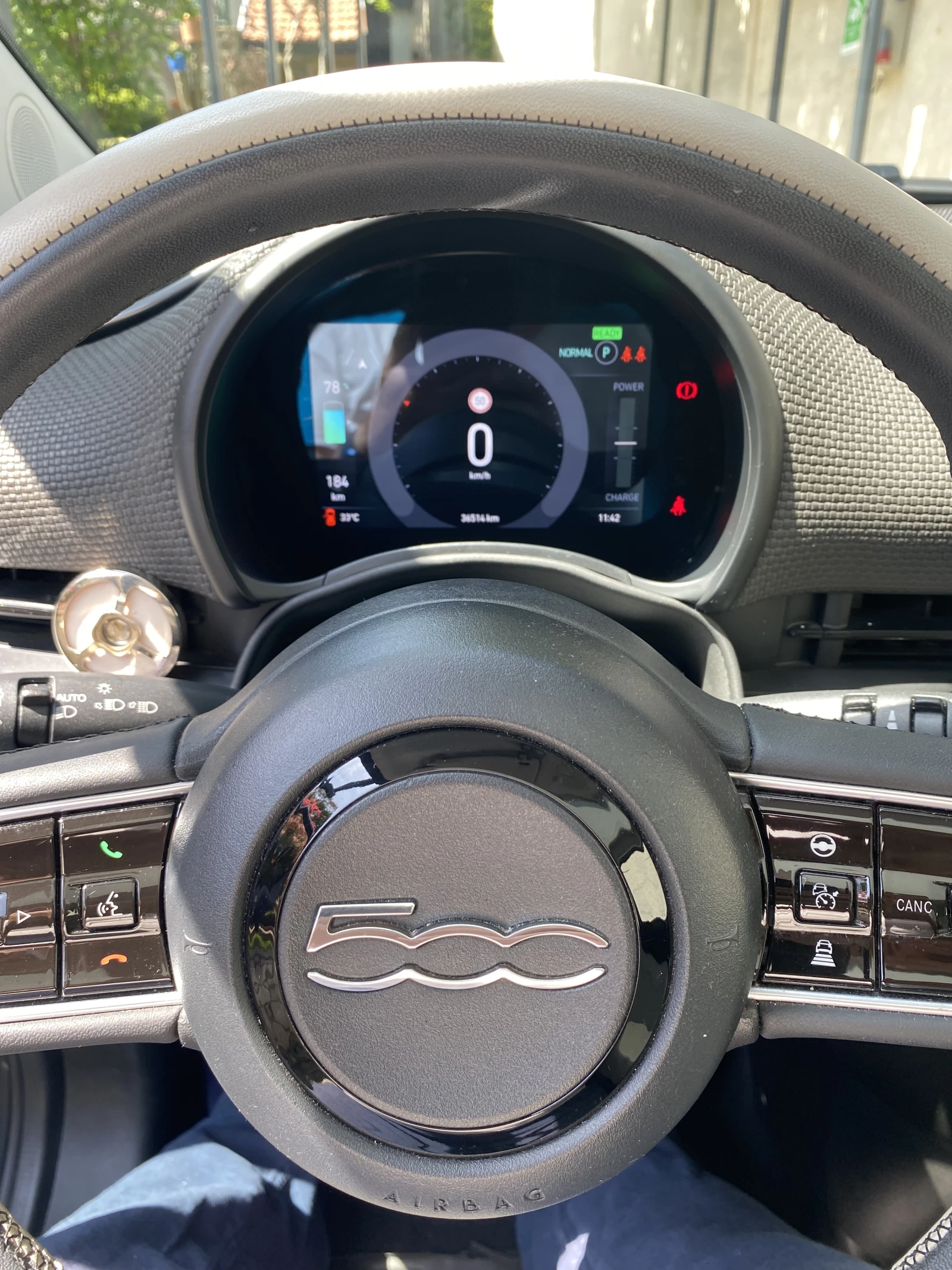 Fiat 500e La Prima Doce Vita - изображение 6