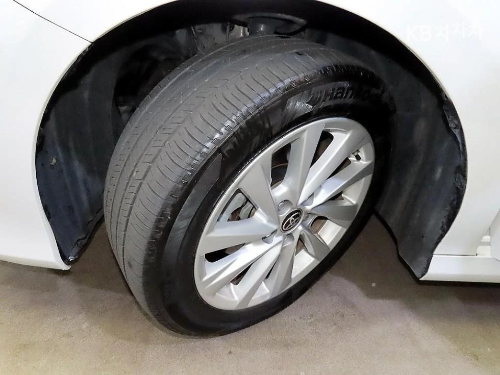 Toyota Camry 2.5 , снимка 17 - Автомобили и джипове - 53736573