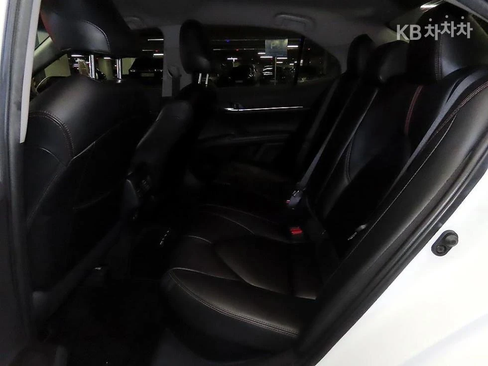 Toyota Camry 2.5 , снимка 7 - Автомобили и джипове - 53736573