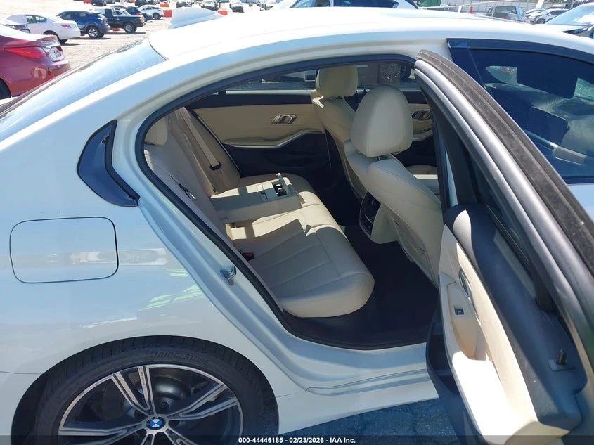 BMW 330 2.0l I, снимка 8 - Автомобили и джипове - 54360613