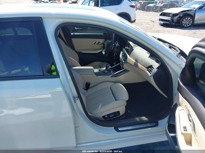 BMW 330 2.0l I, снимка 5 - Автомобили и джипове - 54360613