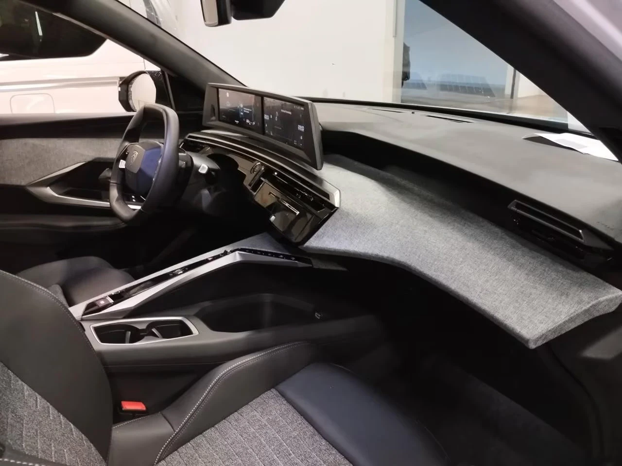 Peugeot 5008 MHEV/145HP/ALLURE/DSC6/7S/CAM/NAVI/LED/299q | Mobile.bg � ����������� 9