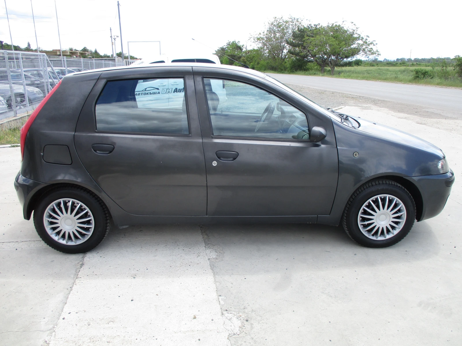 Fiat Punto 1.4/БЕНЗИН/КАТО НОВА, снимка 3 - Автомобили и джипове - 54550313