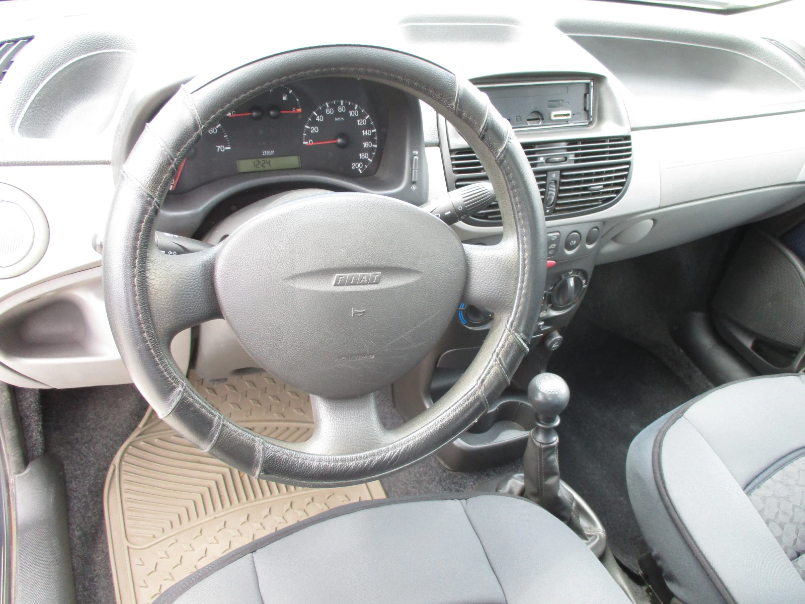 Fiat Punto 1.4/БЕНЗИН/КАТО НОВА, снимка 10 - Автомобили и джипове - 54550313