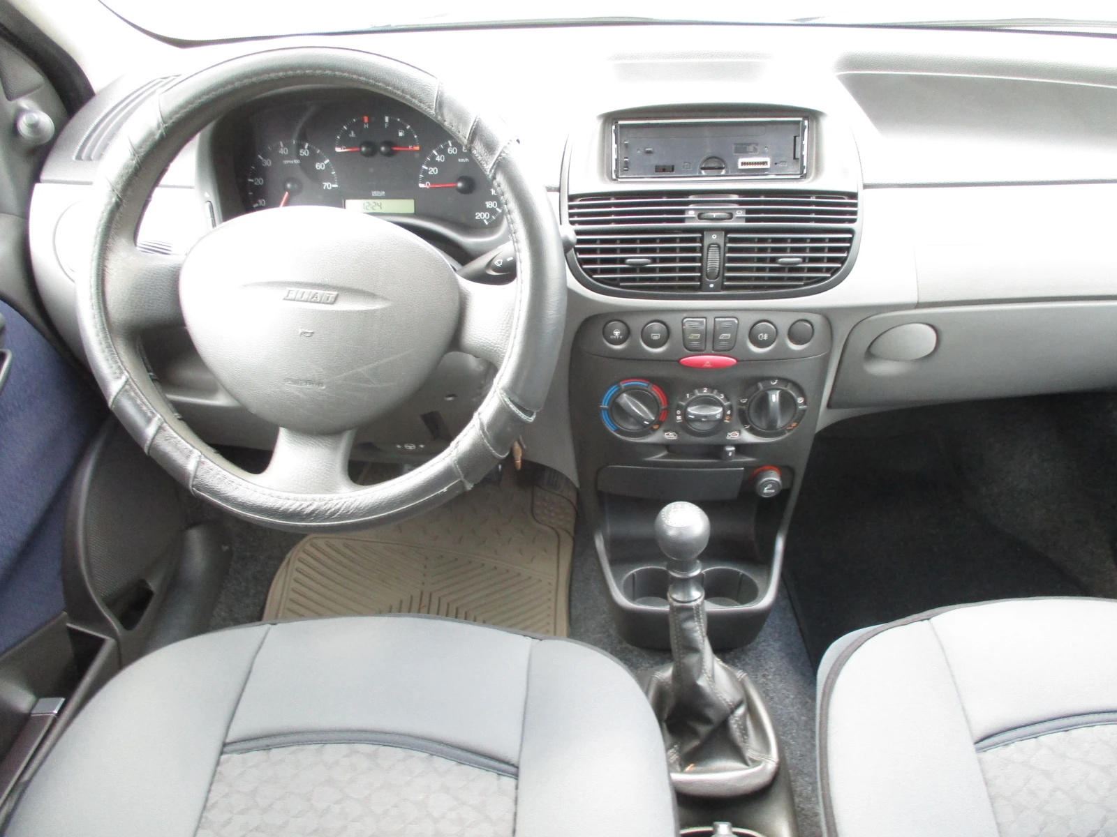 Fiat Punto 1.4/БЕНЗИН/КАТО НОВА, снимка 12 - Автомобили и джипове - 54550313