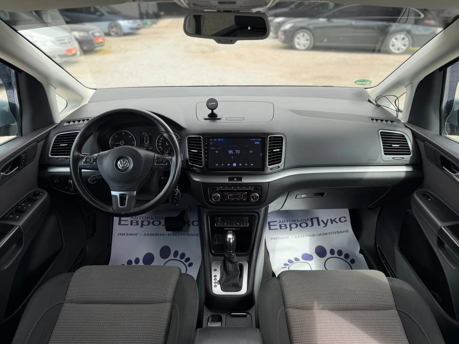 VW Sharan 2.0TDI 140кс АВТОМАТИК-DSG НАВИ КАМЕРА ПОДГРЕВ, снимка 9 - Автомобили и джипове - 54552024