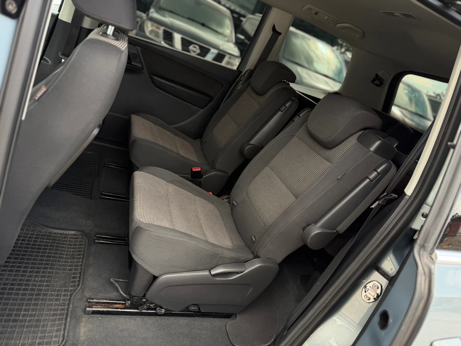 VW Sharan 2.0TDI 140кс АВТОМАТИК-DSG НАВИ КАМЕРА ПОДГРЕВ, снимка 12 - Автомобили и джипове - 54552024