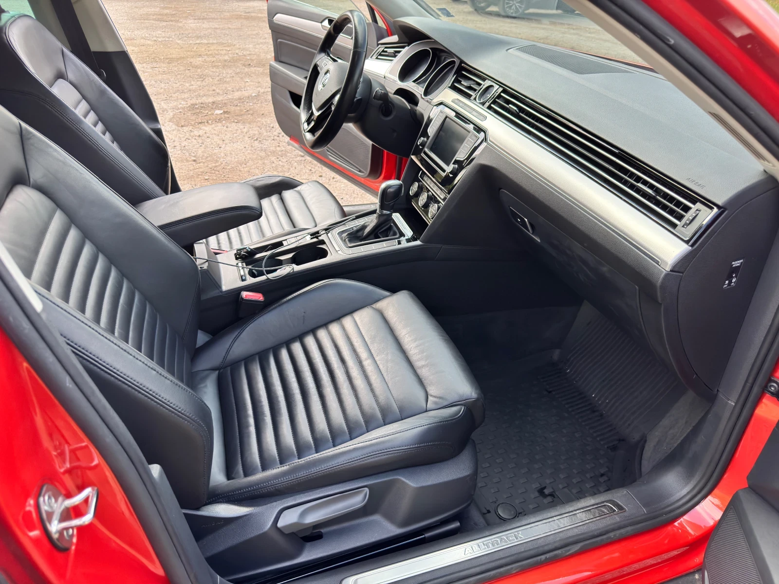 VW Passat Alltrack / Habanero Orange / DSG 4Motion, снимка 7 - Автомобили и джипове - 54716116