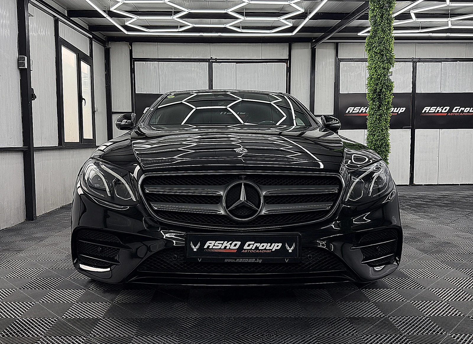 Mercedes-Benz E 220 PANORAMA/AMG-line/9gt/360k/СОБСТВЕН ЛИЗИНГ, снимка 2 - Автомобили и джипове - 55084697