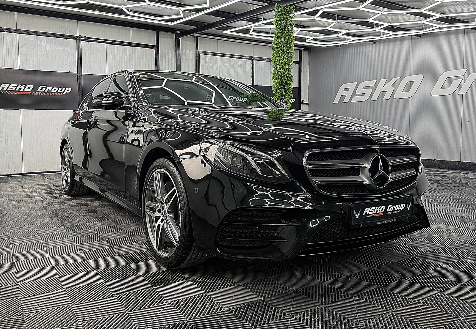 Mercedes-Benz E 220 PANORAMA/AMG-line/9gt/360k/СОБСТВЕН ЛИЗИНГ, снимка 3 - Автомобили и джипове - 55084697