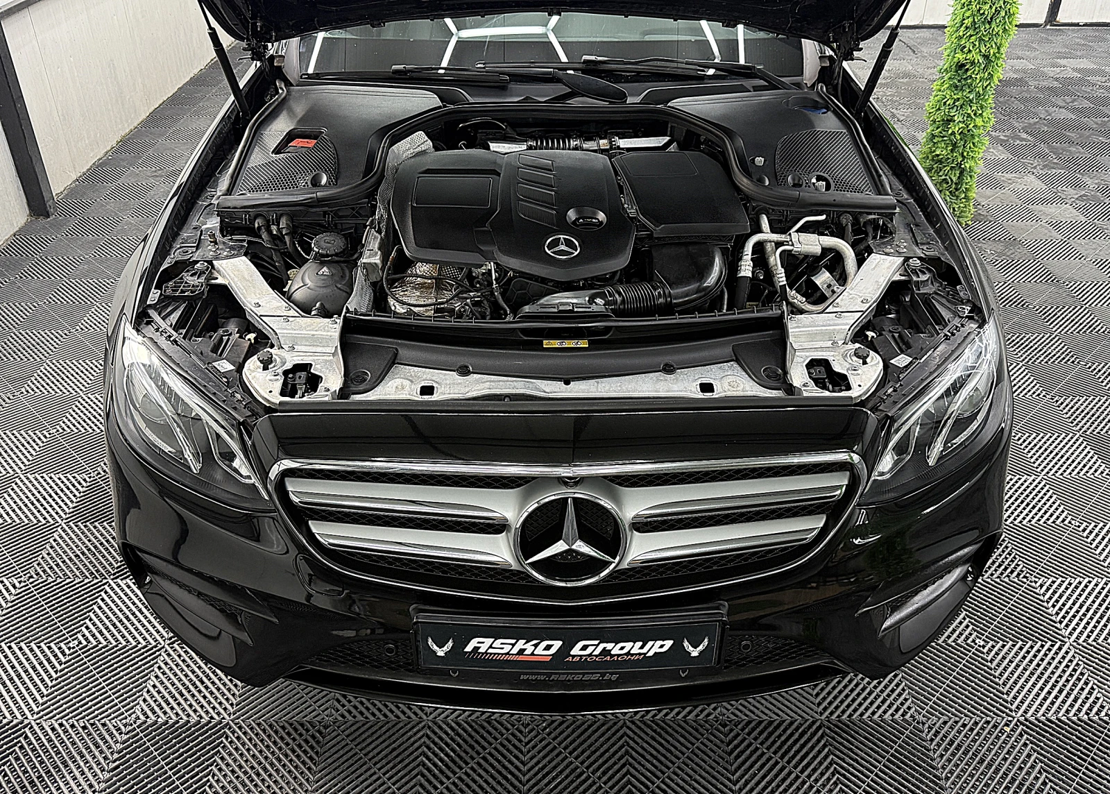 Mercedes-Benz E 220 PANORAMA/AMG-line/9gt/360k/СОБСТВЕН ЛИЗИНГ, снимка 17 - Автомобили и джипове - 55084697