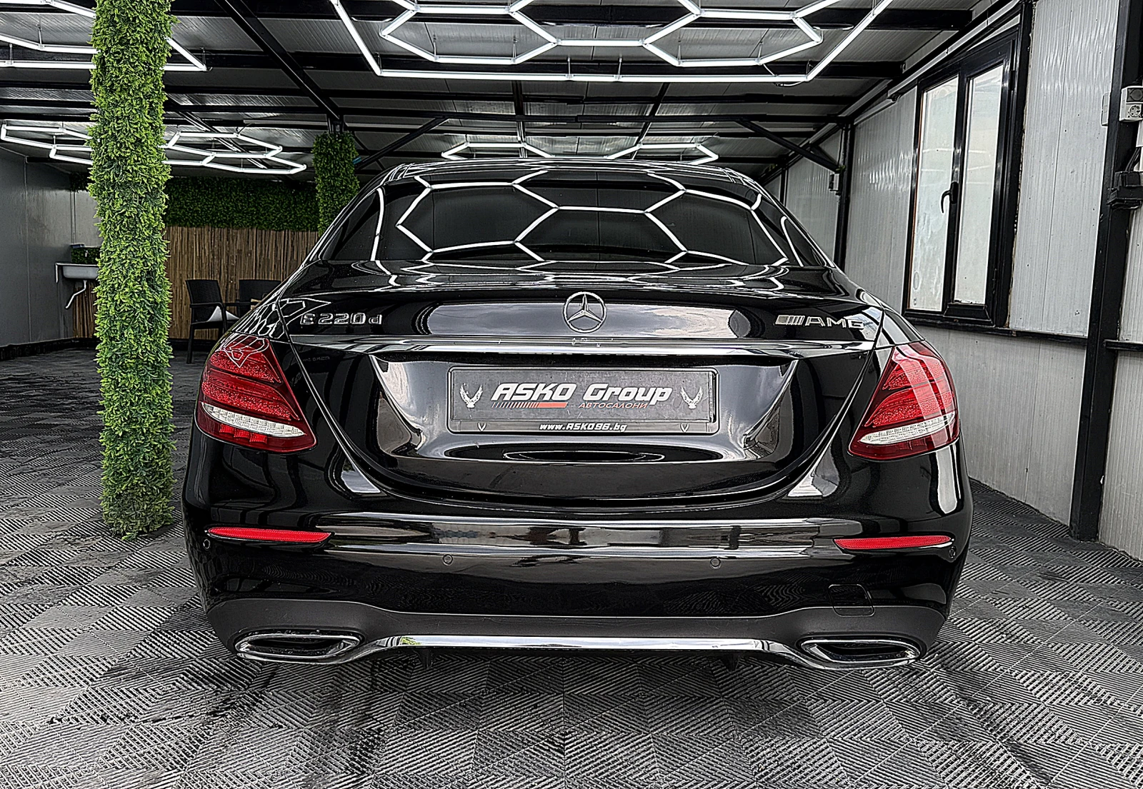 Mercedes-Benz E 220 PANORAMA/AMG-line/9gt/360k/СОБСТВЕН ЛИЗИНГ, снимка 5 - Автомобили и джипове - 55084697