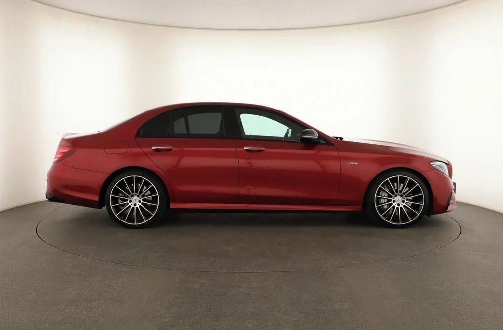 Mercedes-Benz E 53 AMG 4Matic+ , снимка 3 - Автомобили и джипове - 55689324