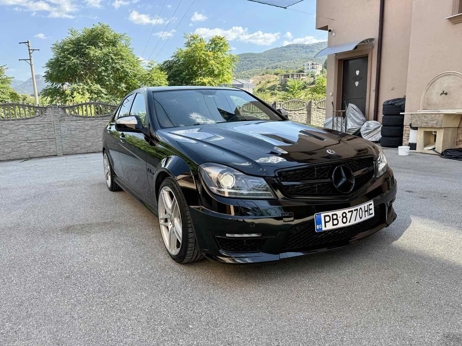 Mercedes-Benz C 63 AMG, снимка 3 - Автомобили и джипове - 55879600