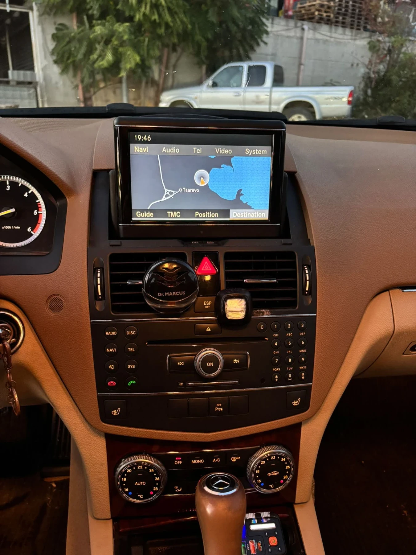 Mercedes-Benz C 320, снимка 15 - Автомобили и джипове - 56023987