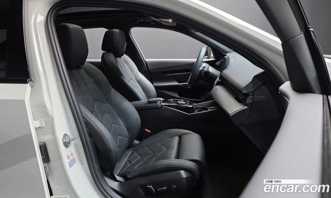 BMW 520 520i M Sport, снимка 16 - Автомобили и джипове - 56157021