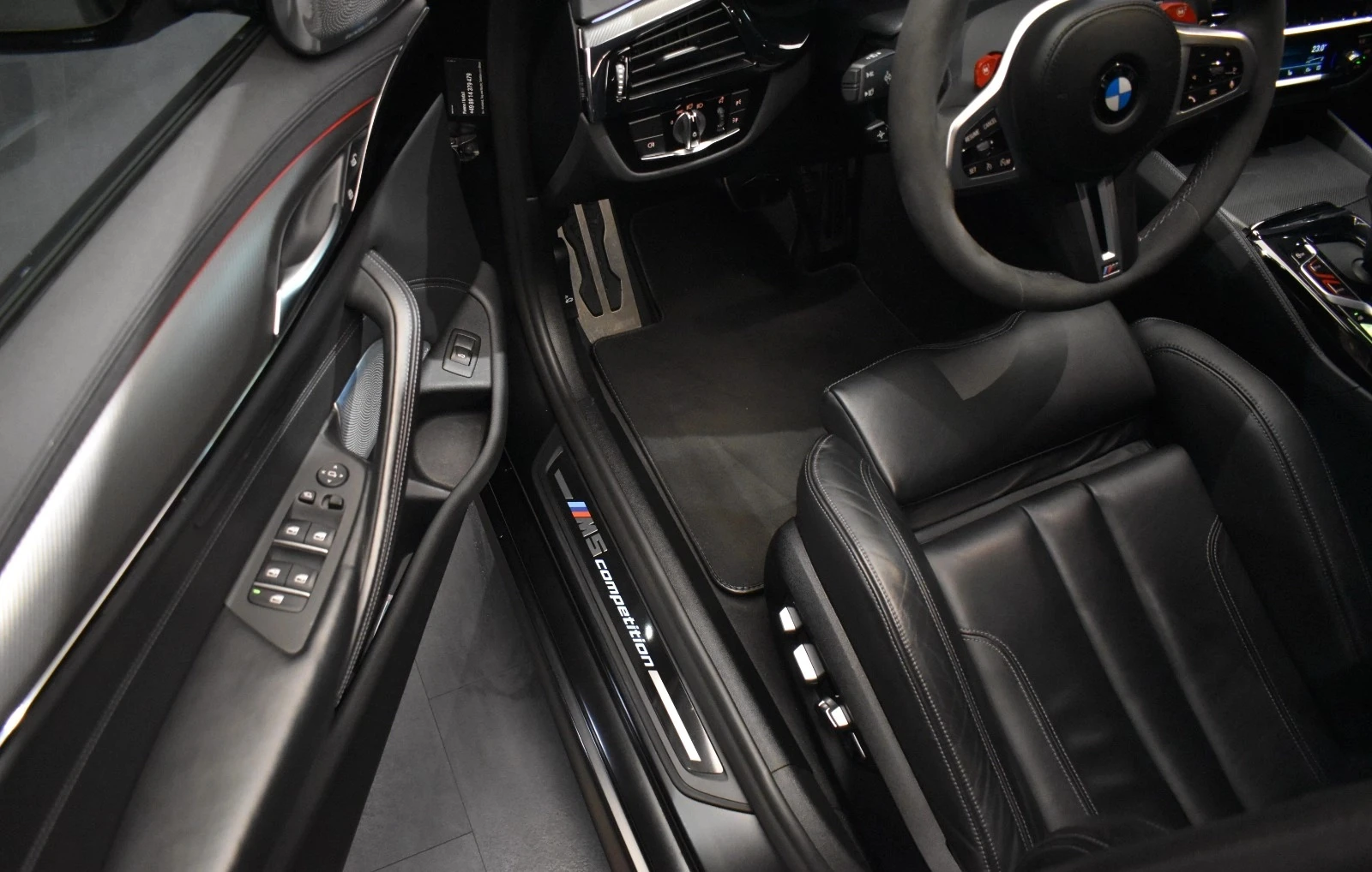 BMW M5 Competition 4.4 V8 xDrive, снимка 10 - Автомобили и джипове - 56682302