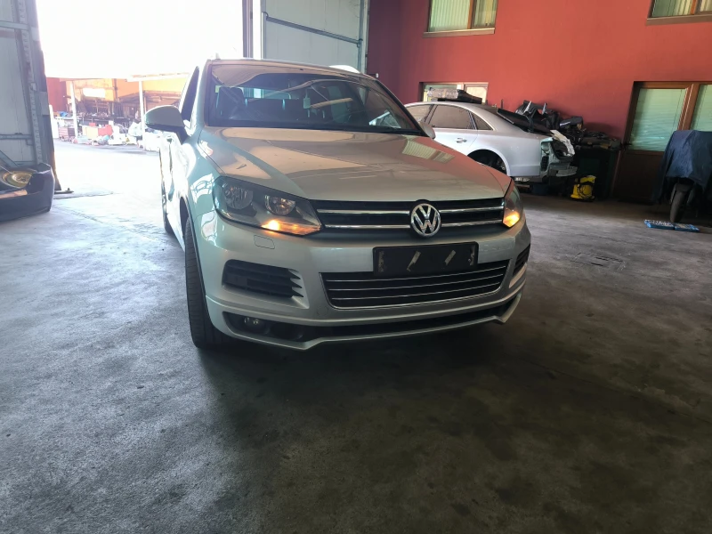 VW Touareg 3.0tdi, снимка 2 - Автомобили и джипове - 48031474