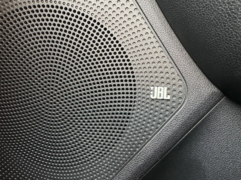 Kia Niro, снимка 12 - Автомобили и джипове - 52975976