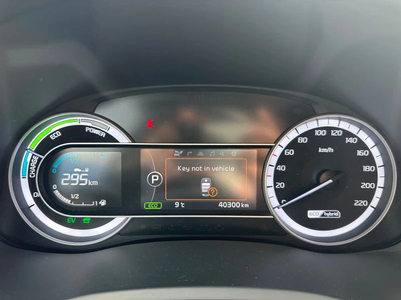 Kia Niro, снимка 10 - Автомобили и джипове - 52975976