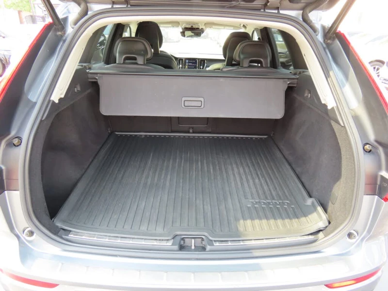 Volvo XC60 T5 MOMENTUM AWD| ПАНО| , снимка 14 - Автомобили и джипове - 53214478