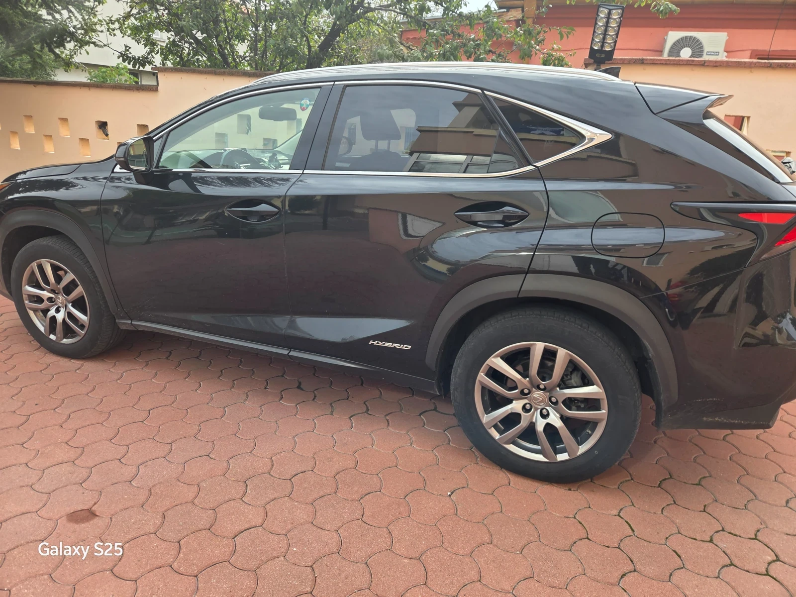 Lexus NX 300h  - изображение 4
