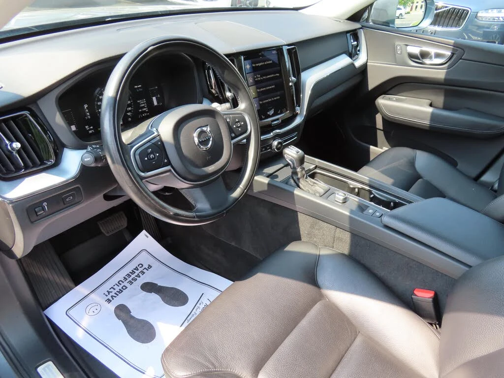 Volvo XC60 T5 MOMENTUM AWD| ПАНО|  - изображение 6