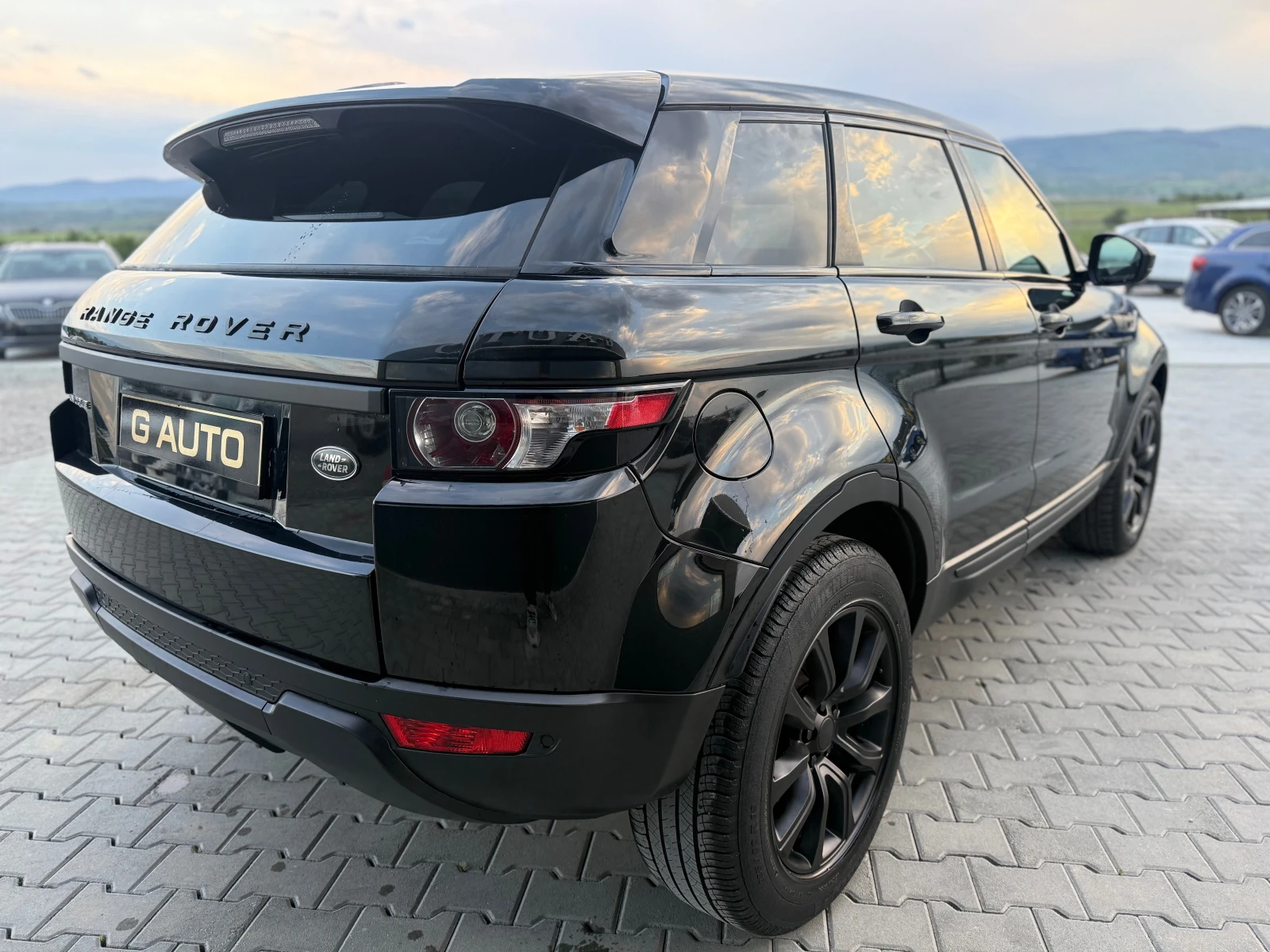 Land Rover Range Rover Evoque 2.2DT4 Собствен лизинг !!!, снимка 5 - Автомобили и джипове - 53391965